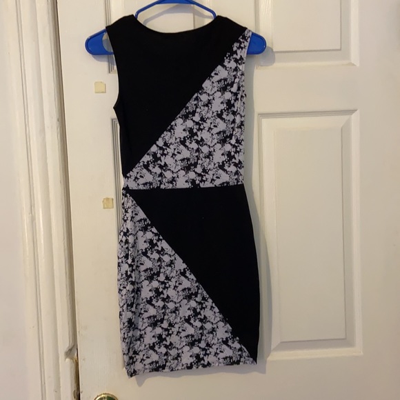 Colour block black and white dress - Picture 2 of 2